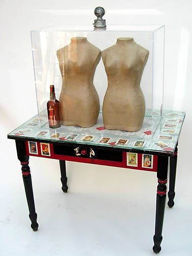Uncle's Vitrine